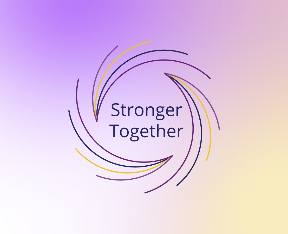 Doze linhas em conjuntos de quatro linhas cada, formam um circulo aberto com a palavra “Stronger Together” no centro